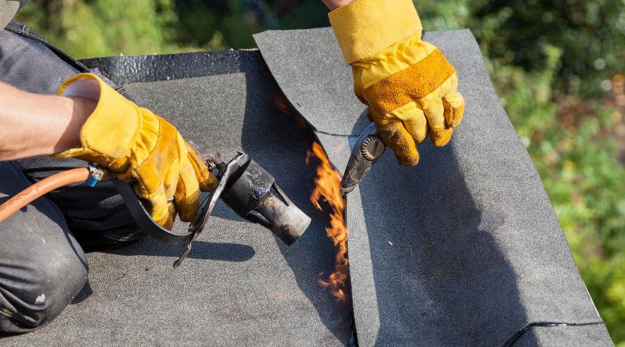 Expert Emergency Roof Repairs services in Menoken, ND